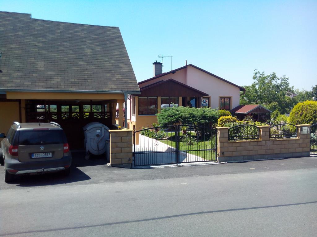 Penzion Ivana Valašské Meziříčí Buitenkant foto